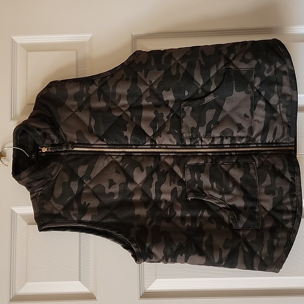 Size Large Mudpie Vest Camo